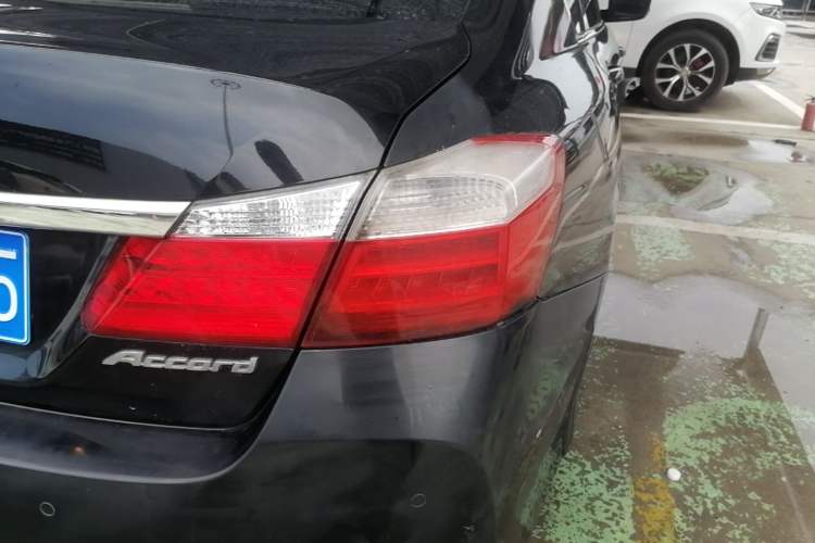 Used Honda Accord 2014 2.0L EX Luxury Edition Right Rear Taillight