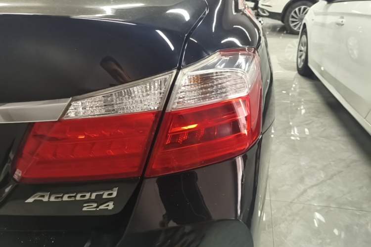 Used Honda Accord 2014 2.4L EX Luxury Edition Right Rear Taillight