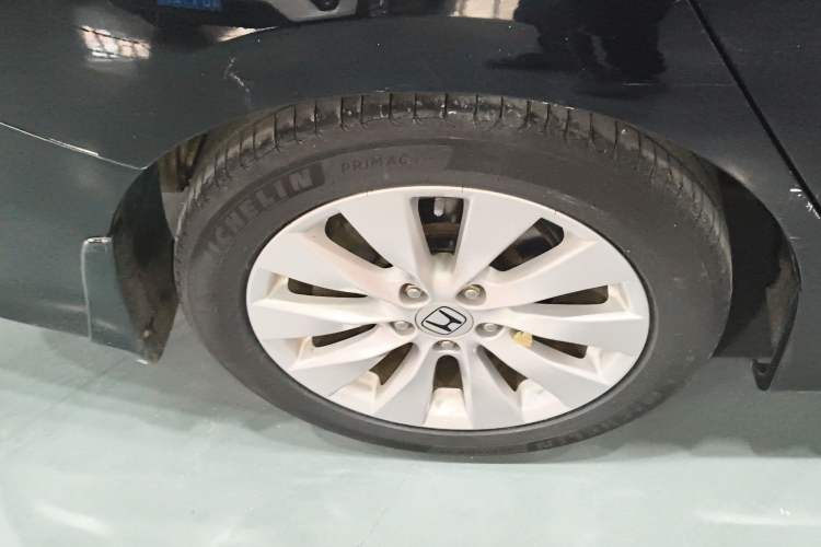 Used Honda Accord 2014 2.4L LX Comfort Edition Right Rear Wheel Hub