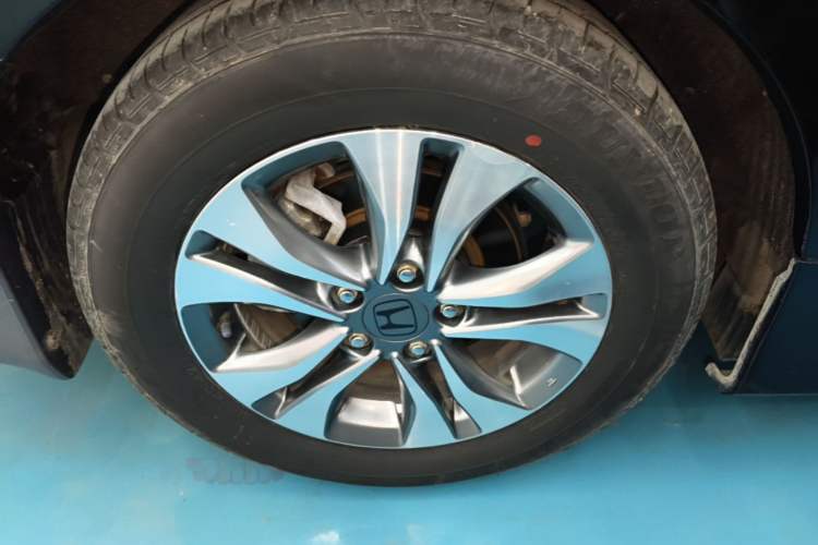 Used Honda Accord 2014 2.0L LX Comfort Edition Right Rear Wheel Hub