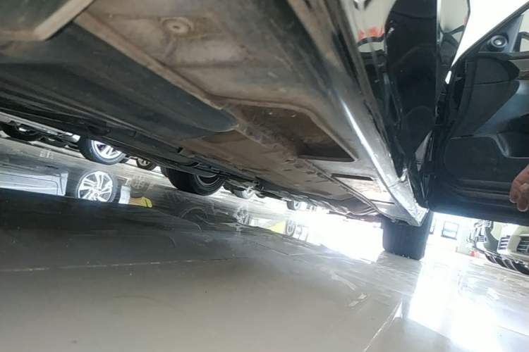 Used Honda Accord 2014 2.4L EX Luxury Edition Right Side Sill