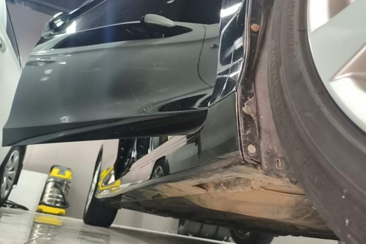 Used Honda Accord 2014 2.4L EX Luxury Edition Right Side Sill