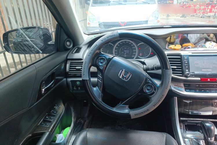 Used Honda Accord 2014 2.4L EXN Luxury Navigation Edition Steering Wheel