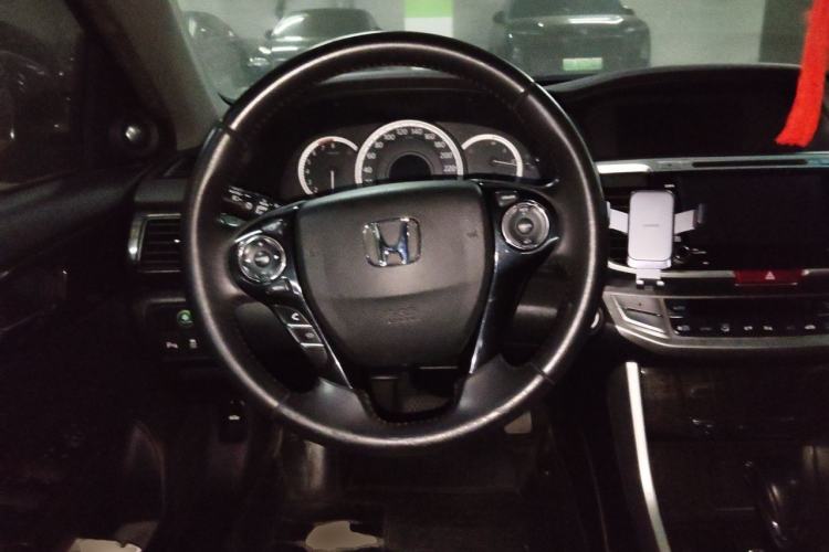 Used Honda Accord 2014 2.4L EXN Luxury Navigation Edition Steering Wheel
