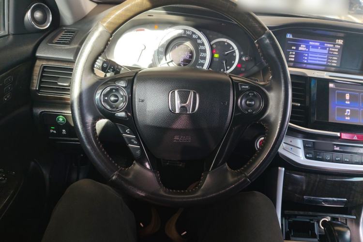 Used Honda Accord 2014 3.0L VTI Prestige Edition Steering Wheel