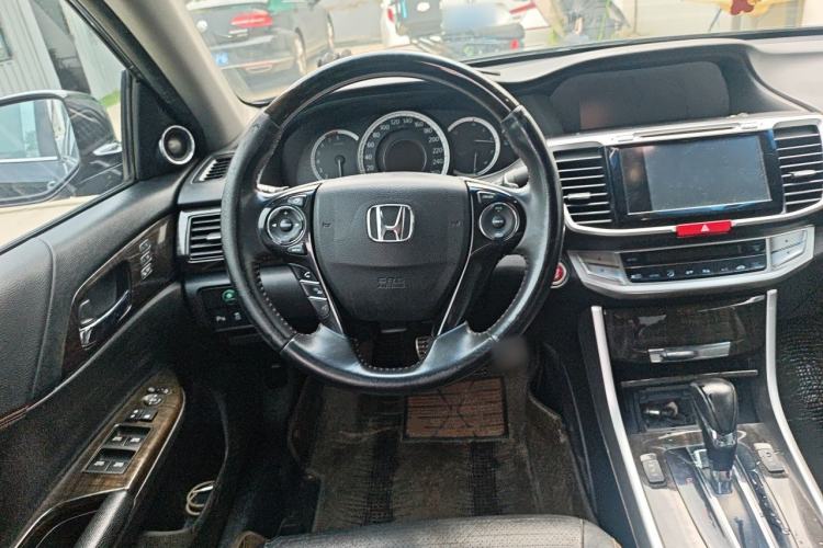 Used Honda Accord 2014 3.0L VTI Prestige Edition Steering Wheel
