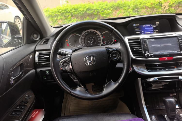Used Honda Accord 2014 2.4L EXN Luxury Navigation Edition Steering Wheel
