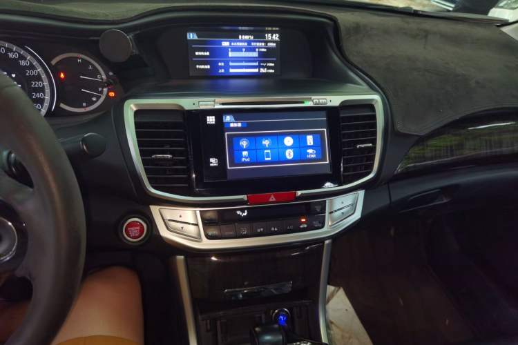 Used Honda Accord 2014 2.4L EX Luxury Edition Audio And AC Panel