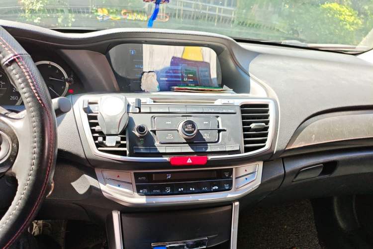 Used Honda Accord 2014 2.0L EX Luxury Edition Audio And AC Panel