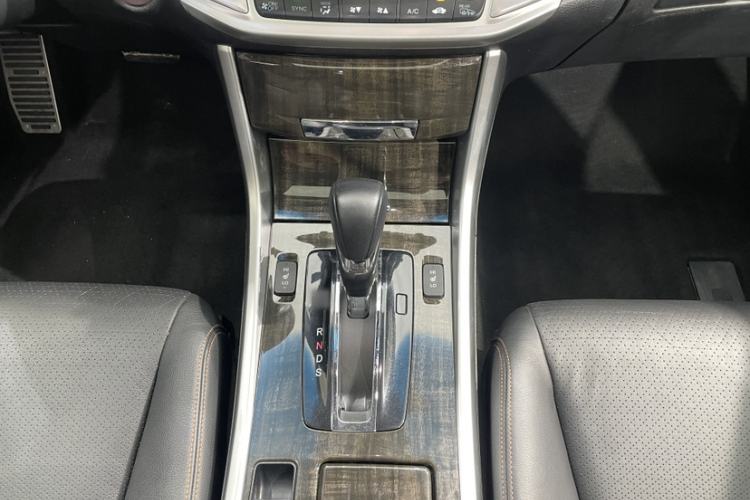 Used Honda Accord 2014 3.0L EXLN Flagship Edition Audio And AC Panel