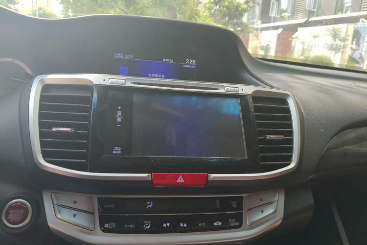 Used Honda Accord 2014 2.4L EX Luxury Edition Audio And AC Panel