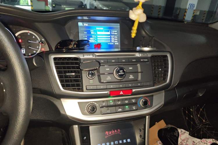 Used Honda Accord 2014 2.0L LX Comfort Edition Audio And AC Panel