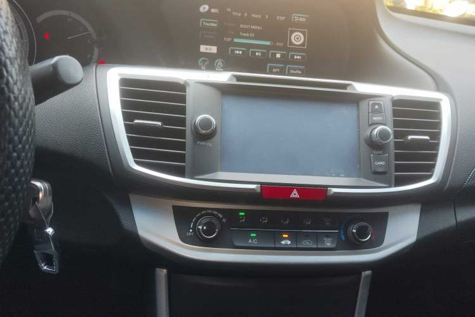 Used Honda Accord 2014 2.0L LX Comfort Edition Audio And AC Panel