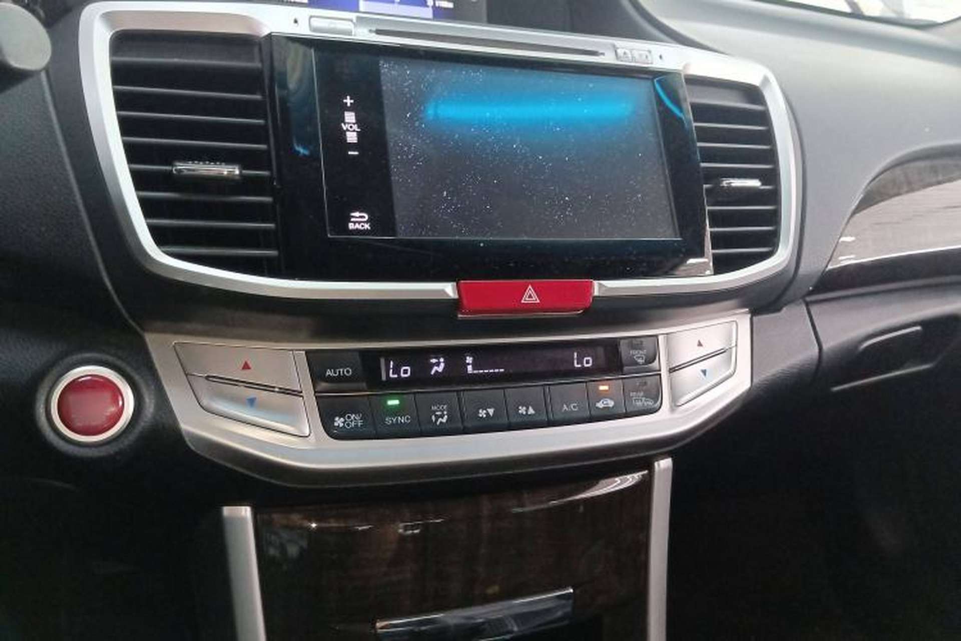 Used Honda Accord 2014 2.4L EX Luxury Edition Audio And AC Panel