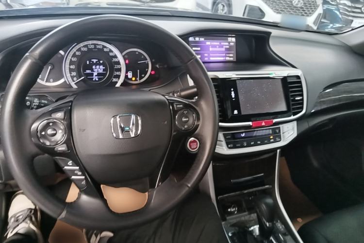 Used Honda Accord 2014 2.4L EX Luxury Edition Center Console