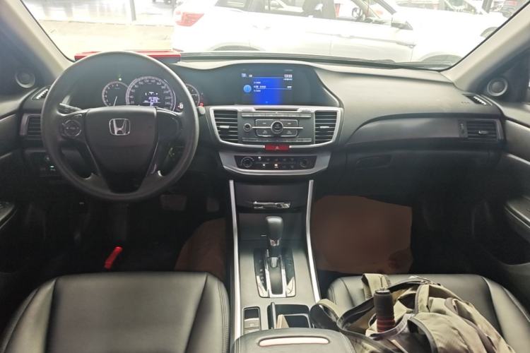 Used Honda Accord 2014 2.0L LX Comfort Edition Center Console