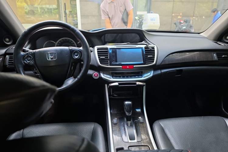 Used Honda Accord 2014 2.4L EX Luxury Edition Center Console