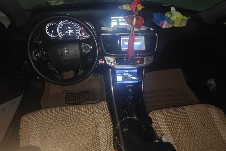 Used Honda Accord 2014 2.4L EX Luxury Edition Center Console