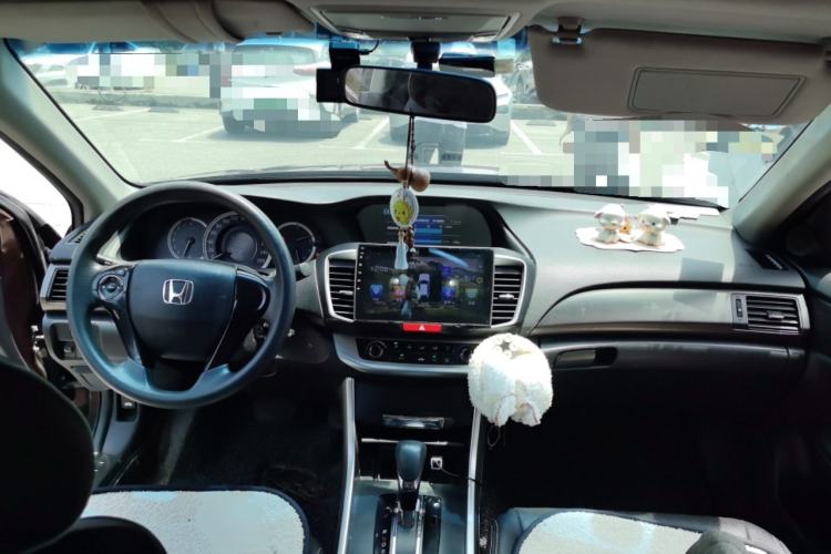 Used Honda Accord 2014 2.0L LX Comfort Edition Center Console