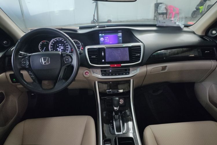 Used Honda Accord 2014 2.4L EX Luxury Edition Center Console