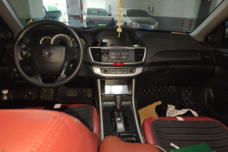 Used Honda Accord 2014 2.0L LX Comfort Edition Center Console