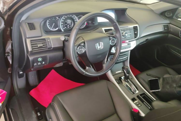 Used Honda Accord 2014 2.0L EX Luxury Edition Center Console