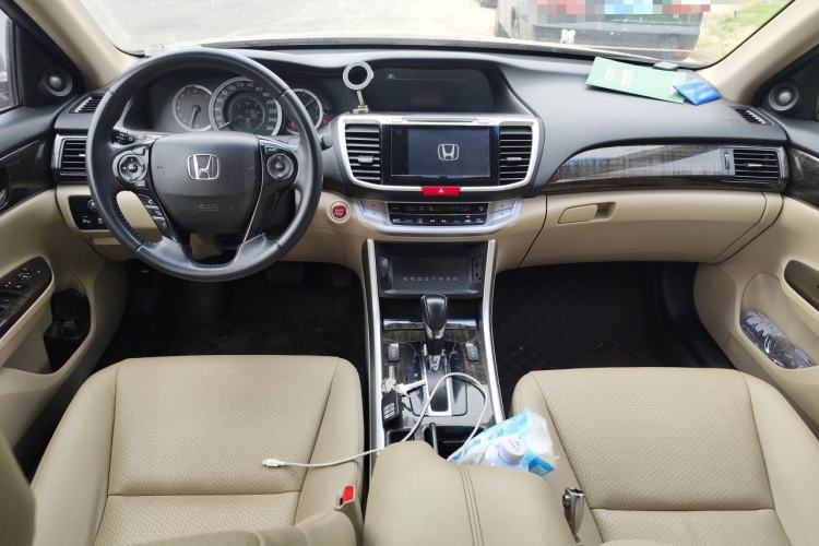 Used Honda Accord 2014 2.4L EX Luxury Edition Center Console