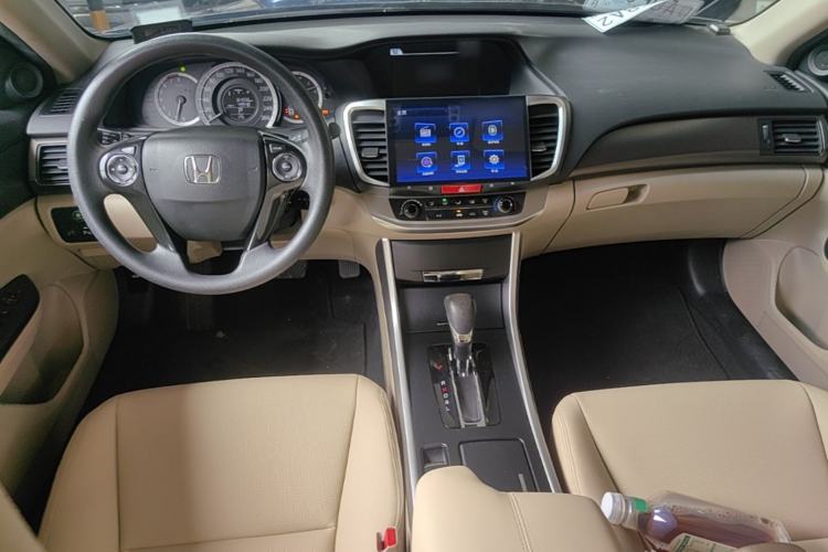 Used Honda Accord 2014 2.0L LX Comfort Edition Center Console