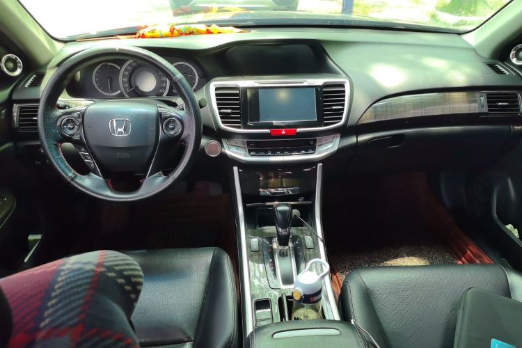Used Honda Accord 2014 2.4L EX Luxury Edition Center Console