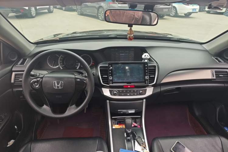 Used Honda Accord 2014 2.0L LX Comfort Edition Center Console
