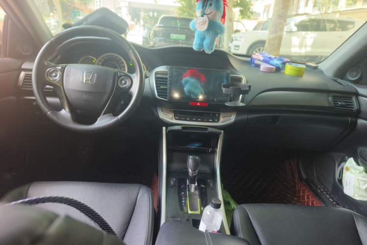 Used Honda Accord 2014 2.0L EX Luxury Edition Center Console