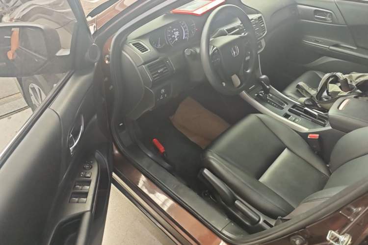 Used Honda Accord 2014 2.0L LX Comfort Edition Driver Seat