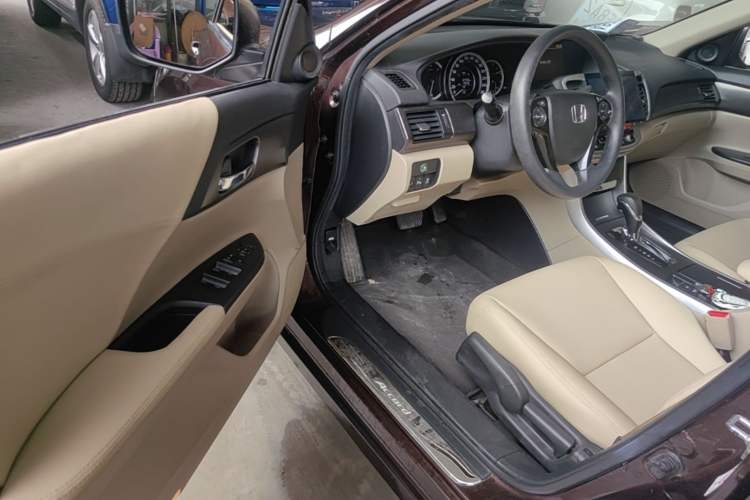 Used Honda Accord 2014 2.0L LX Comfort Edition Driver Seat