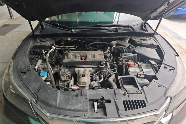 Used Honda Accord 2014 2.0L EX Luxury Edition Engine Bay
