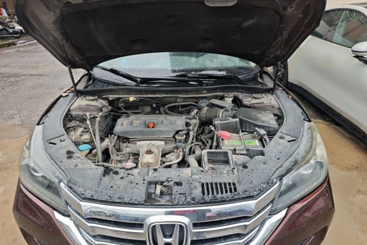 Used Honda Accord 2014 2.0L LX Comfort Edition Engine Bay