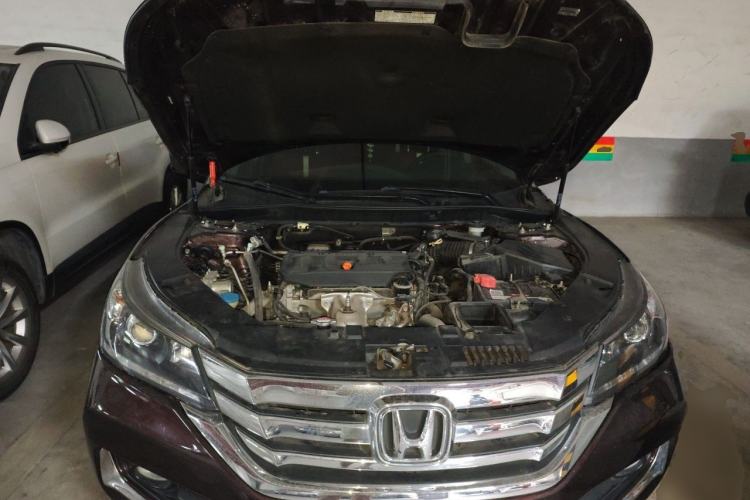 Used Honda Accord 2014 2.0L LX Comfort Edition Engine Bay