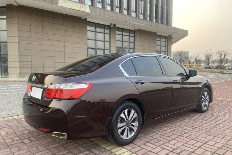 Used Honda Accord 2014 2.0L LX Comfort Edition Exterior 5