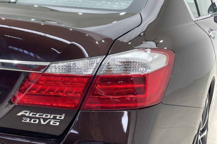 Used Honda Accord 2014 3.0L EXLN Flagship Edition Exterior 6