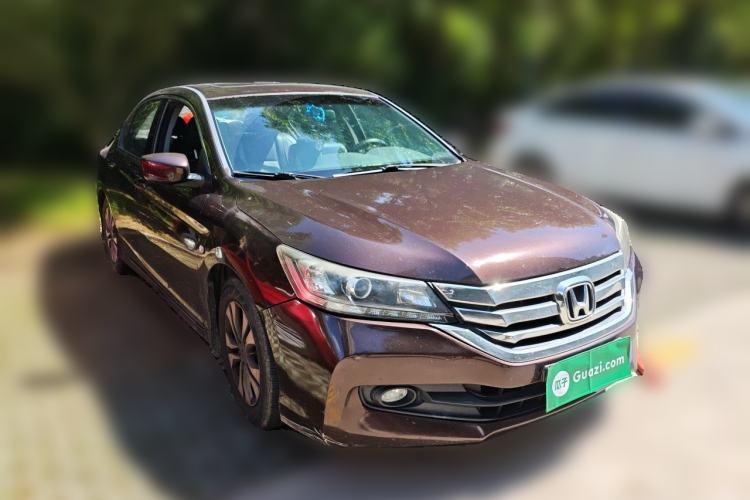 Used Honda Accord 2014 2.0L EX Luxury Edition Front Right 45 Deg