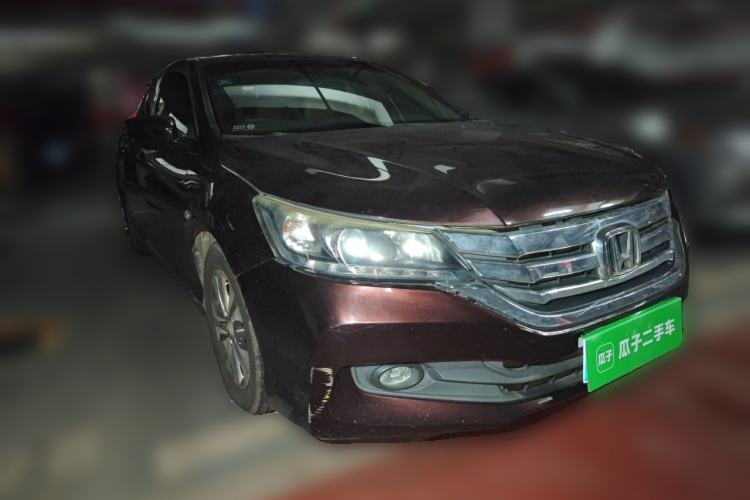 Used Honda Accord 2014 2.0L LX Comfort Edition Front Right 45 Deg