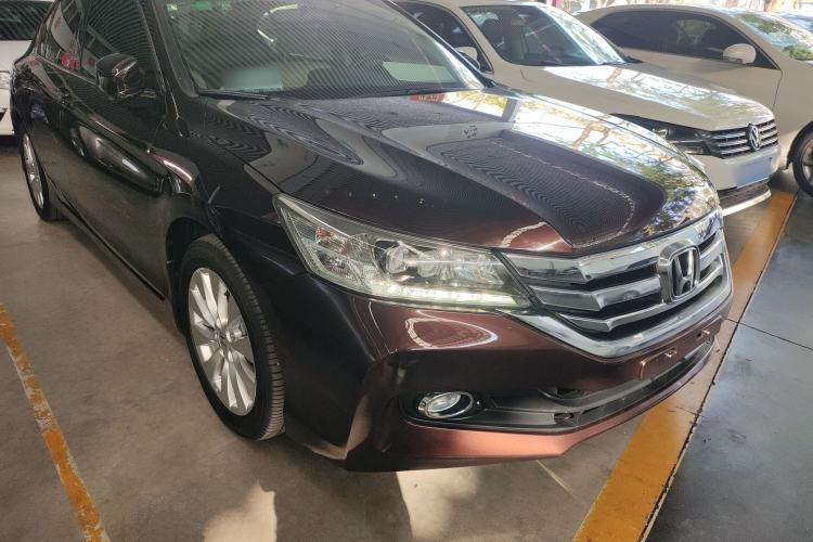 Used Honda Accord 2014 2.4L EX Luxury Edition Front Right 45 Deg