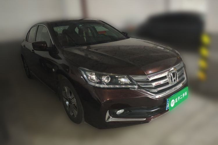 Used Honda Accord 2014 2.0L LX Comfort Edition Front Right 45 Deg
