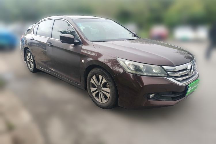 Used Honda Accord 2014 2.0L LX Comfort Edition Front Right 45 Deg