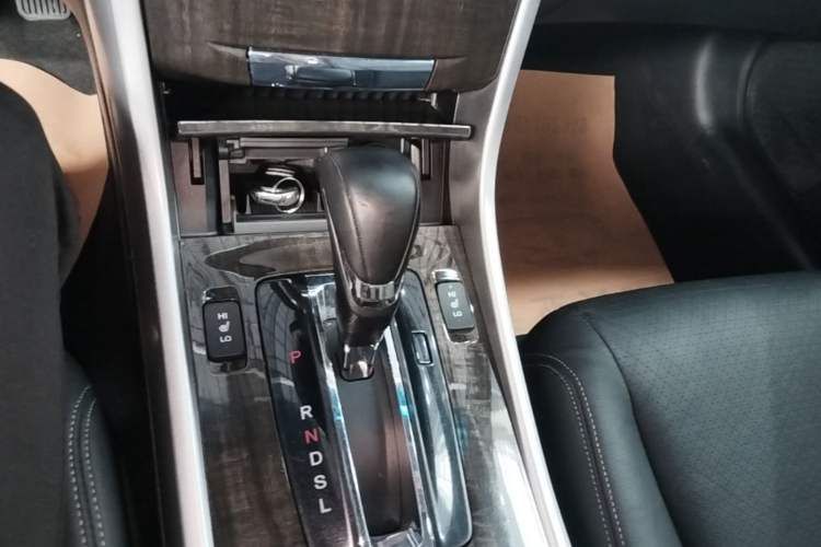 Used Honda Accord 2014 2.4L EX Luxury Edition Gear Lever