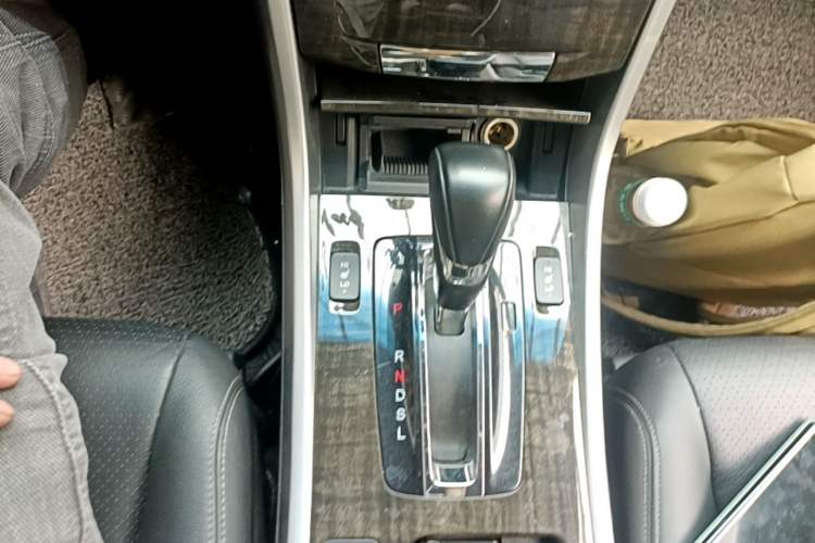 Used Honda Accord 2014 2.4L EXN Luxury Navigation Edition Gear Lever