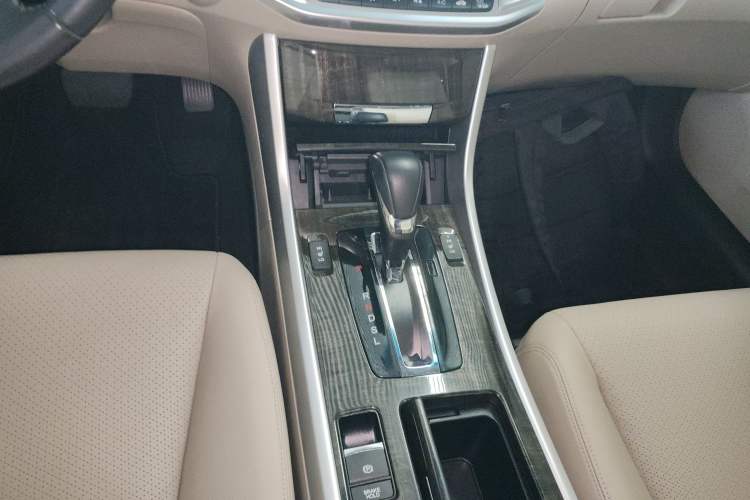 Used Honda Accord 2014 2.4L EX Luxury Edition Gear Lever