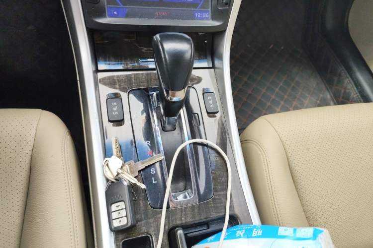 Used Honda Accord 2014 2.4L EX Luxury Edition Gear Lever