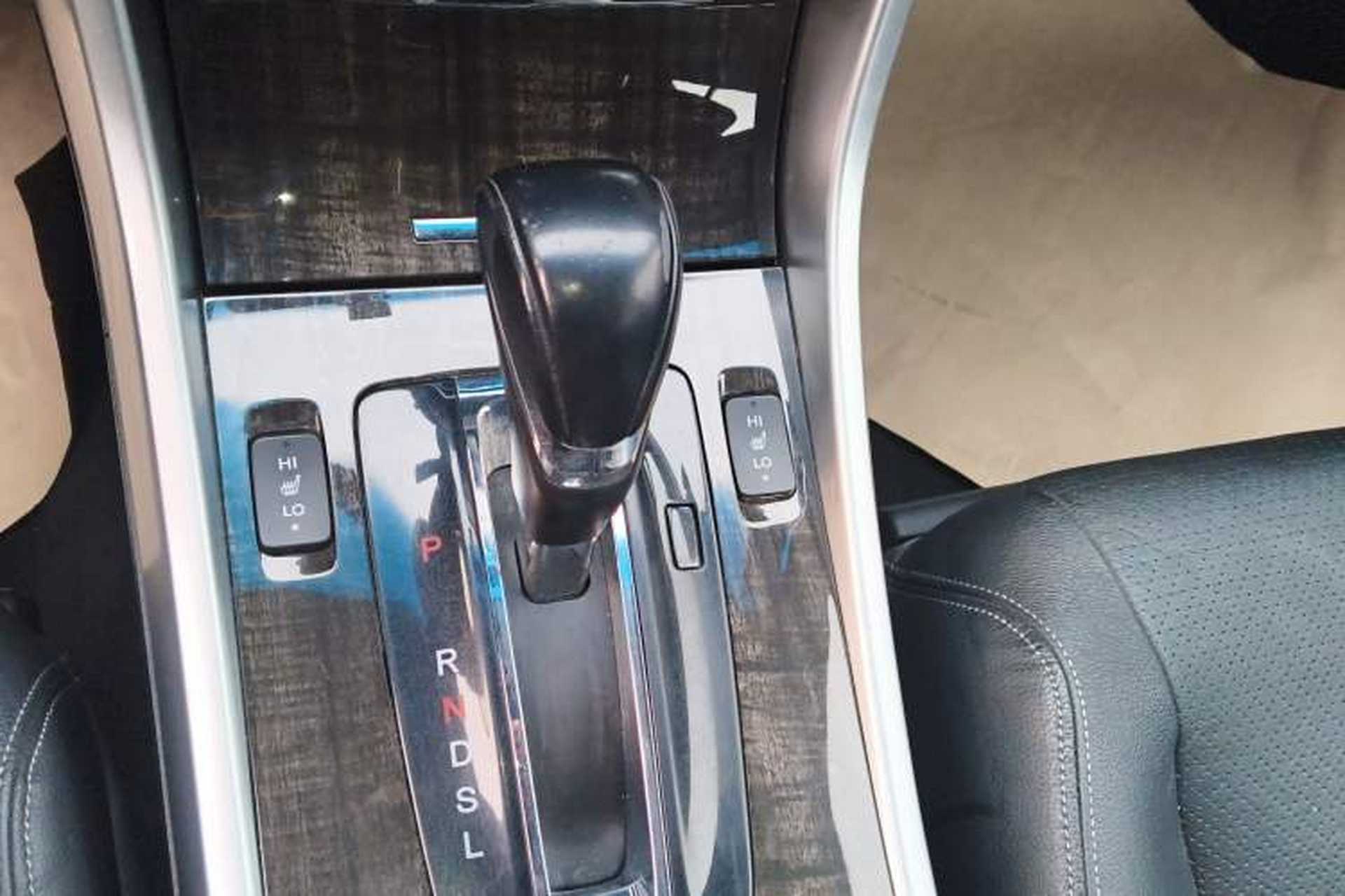 Used Honda Accord 2014 2.4L EXN Luxury Navigation Edition Gear Lever