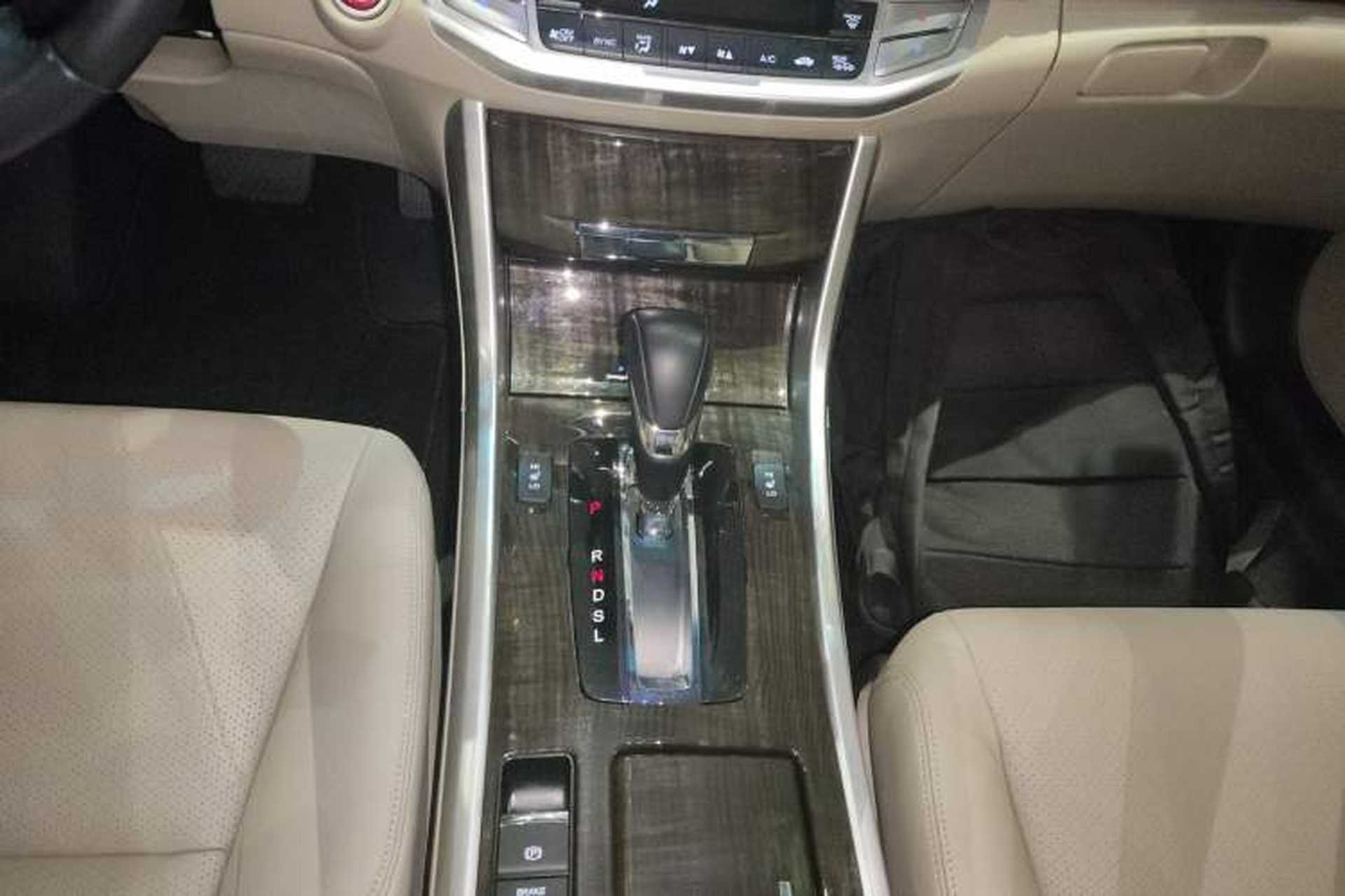 Used Honda Accord 2014 2.4L EX Luxury Edition Gear Lever