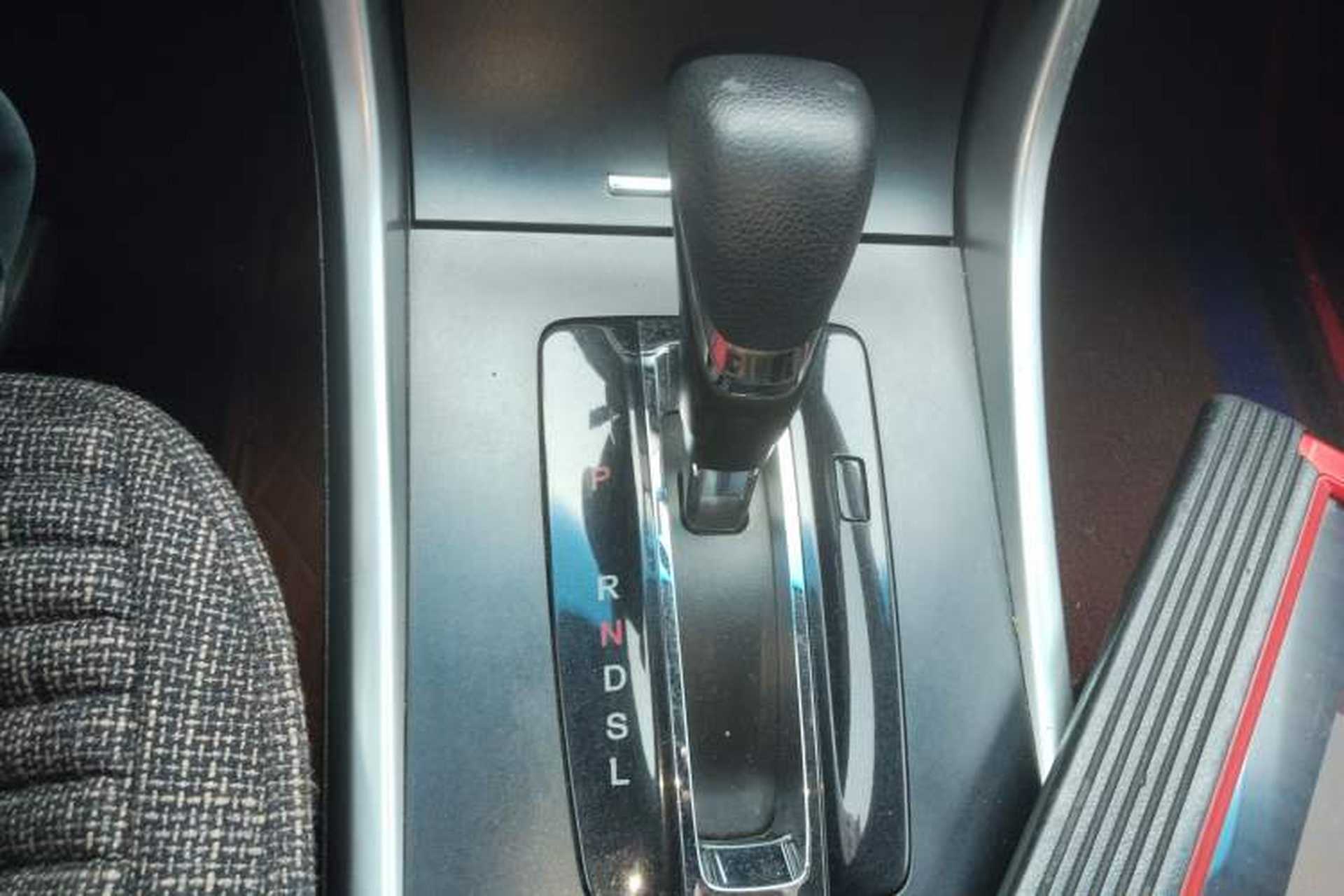 Used Honda Accord 2014 2.0L LX Comfort Edition Gear Lever